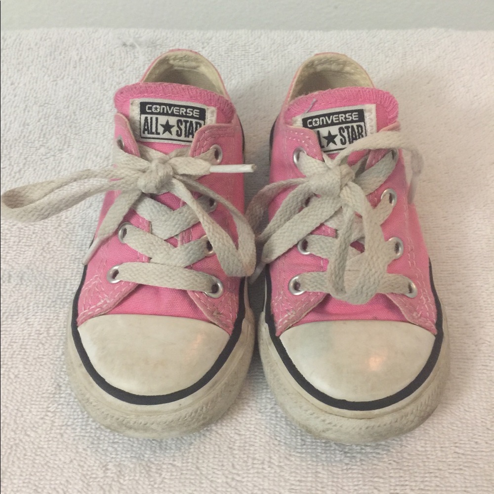 Toddler size 7 Converse